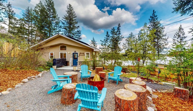 Loon Lake Home & Cabins w/ Firepit, Kayaks, & Dock