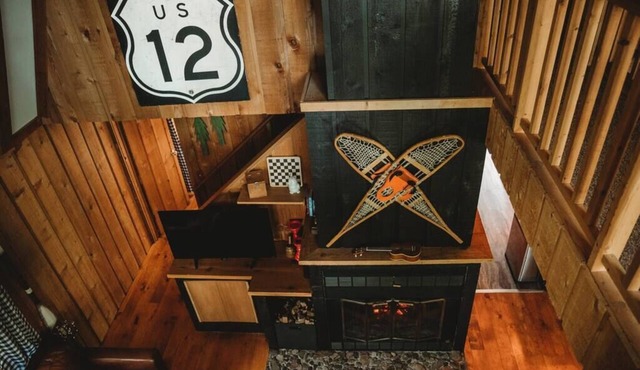 Loon Lodge - Hot Tub/Sauna/Real Wood Fireplace