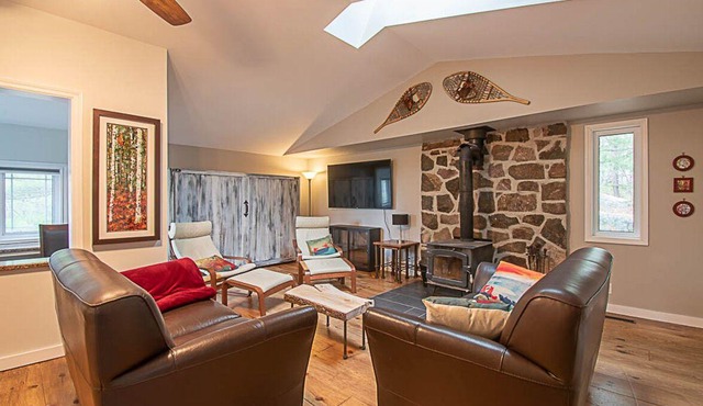 Loon Lookout - Beautiful Waterfront Cottage w/Sauna, Amazing Views, AC, Wi-Fi