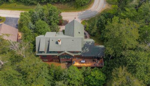 Loon Mountain Lodge Pool Table, Sonos, Sleeps 20