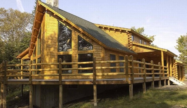 Loon's Nest Log Cabin/Waterfront. Pontoon boat available for rent