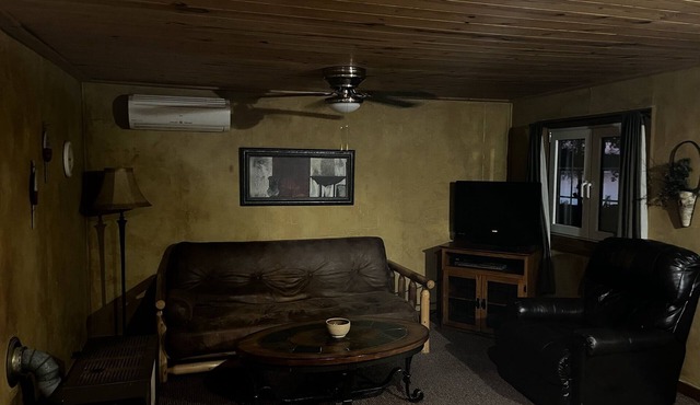 Loons Lodge Cabin at Castles Resort is right on the Mille Lacs Lake !