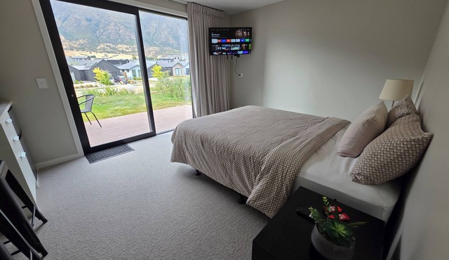 Loop the LoopnRelax in our tranquil retreat with breathtaking views.