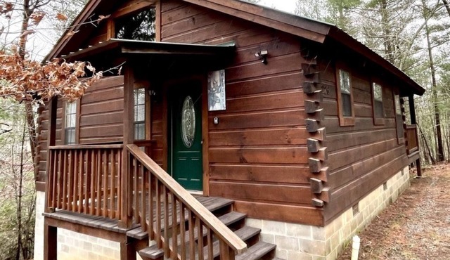 Loose Moose - Hot Tub, King Bed, Dog Friendly! by RedAwning