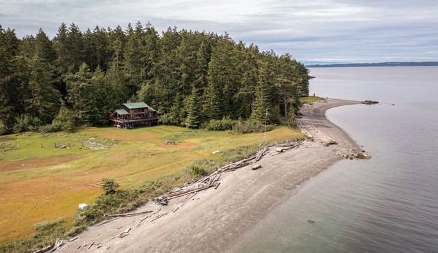 Lopez Island, Crow's Nest #302