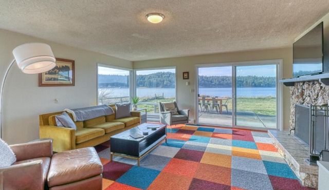 Lopez Island Mud Bay Waterfront home