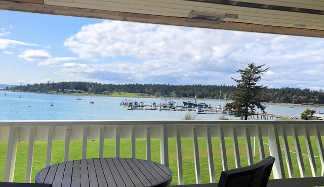 Lopez Islander Resort