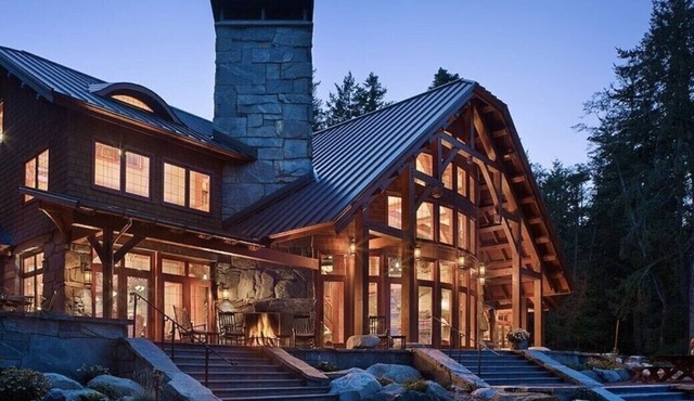 Lopez Legacy Lodge overlooking the beautiful San Juan waters!