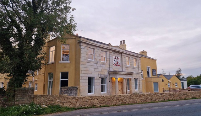 LORD WILLIAM, pet friendly, with a garden in Garstang