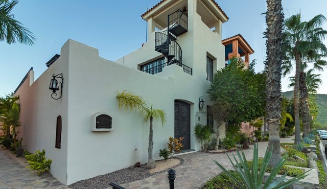 Loreto Bay Poolside Living, Steps from the Beach and Restaurants