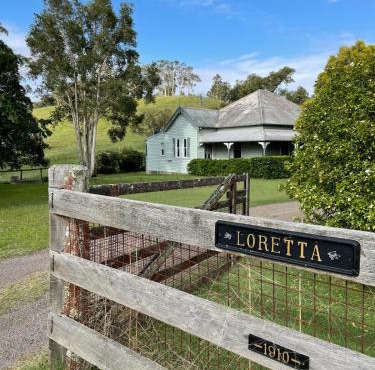 Loretta- a rustic country cottage