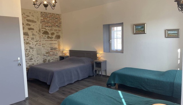 Lorette Family Guest Room for 4 with Shared Garden and Wi-Fi