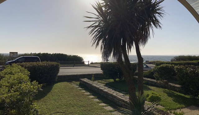 Loriot1 apartment sea view on the fort blocked, ploemeur