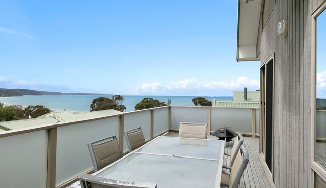 Lorne Central - Ideal Location