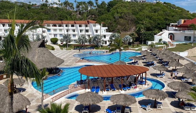 Los Angeles Locos - All Inclusive