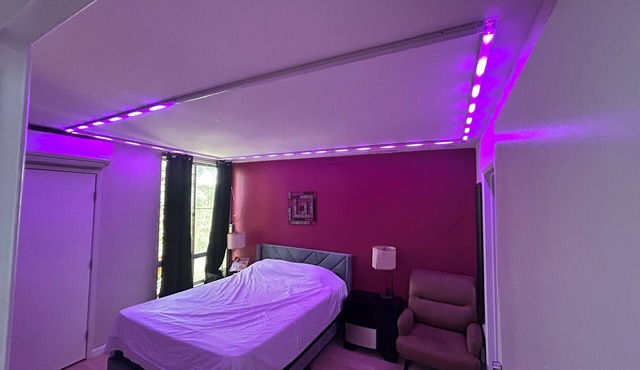 Los Angeles Private Bedroom/Private Bathroom