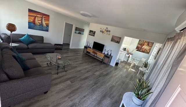 Los Angeles Private Entry Spacious 2BR for Extended Stays 2nd Floor
