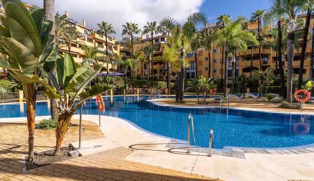 Los Jazmines - spacious four bedroom apartment San Pedro de Alcántara