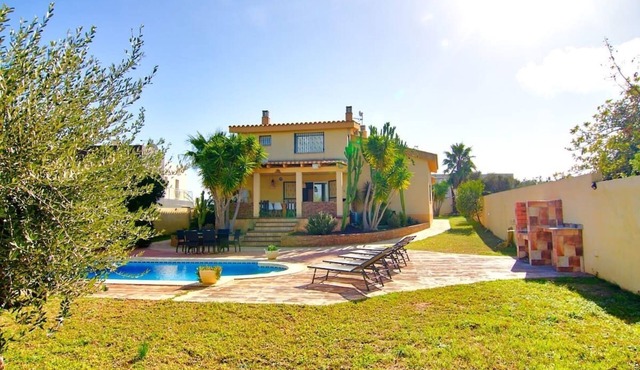 LOS OLIVOS, GREAT VILLA NEAR THE SEA