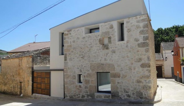 LOS PUENTES casa con jacuzzi para 2