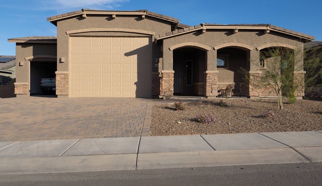 Los Saguaros at Dove Mountain: 3 BD/2 BA, putting green - backs the golf course!