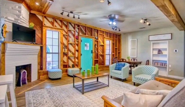 Los Sueños -Stylish Spanish Stucco Home located in the "Gem of the Hill Country"