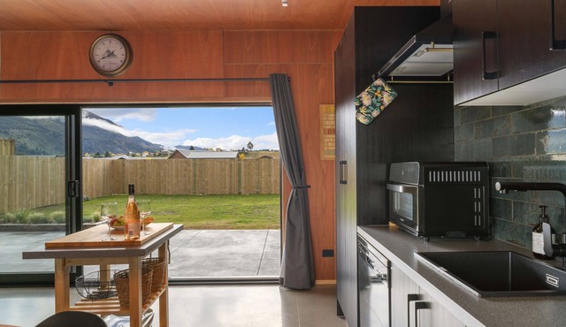 Lost Burn Beauty - Lake Hawea Holiday Home