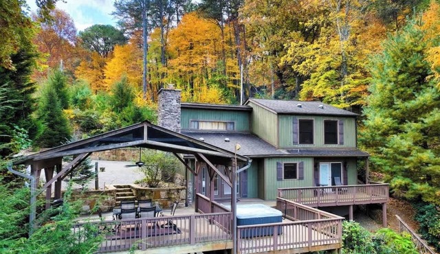 Lost Cove Lodge hot tub Lake Logan Blue Ridge Pkwy