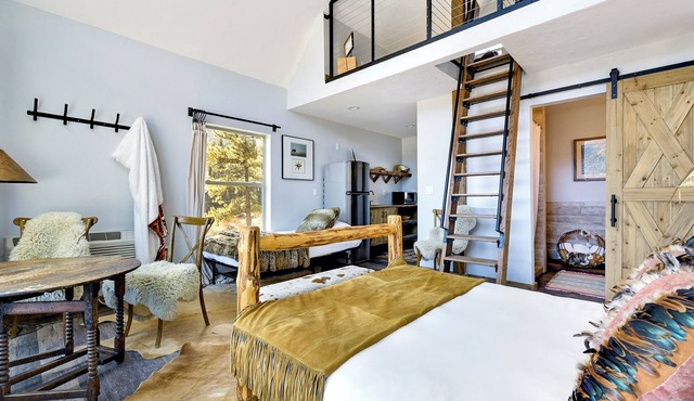 Lost Creek Wilderness Cabin at Bison Peak Lodge, a Mountain Wilderness Lodge