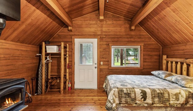 Lost Horse Lodge - Double Queen Cabin #21