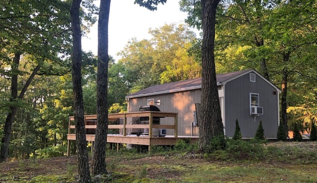 Lost River Tiny House, dog-friendly + hot tub