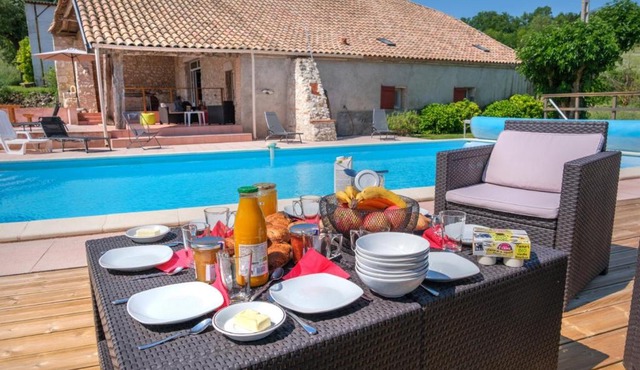 Lot & Garonne - Magnifique gîte de groupe avec piscine et vue panoramique en pleine campagne Proche Agen