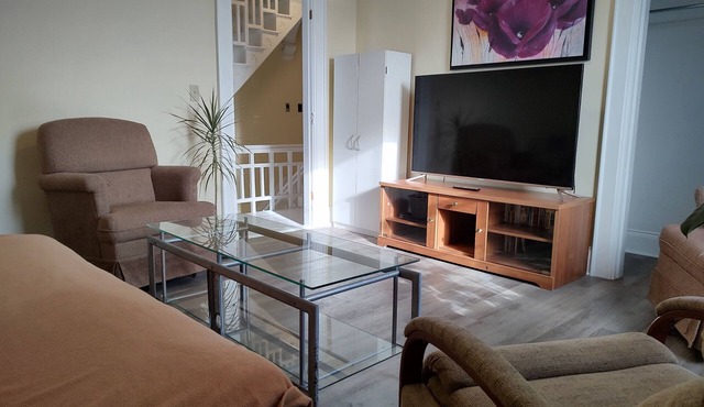 Lots of room for friends or families. A peaceful and roomy 3 bedroom apartment.