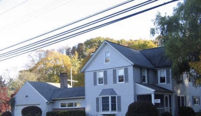 Lots of space! Close to the beach! Swimming pool!