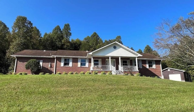 Lotus House - Near Oneida Baptist Institute