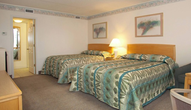 Lotus Inn - Deluxe Guest Room - 2 queen beds