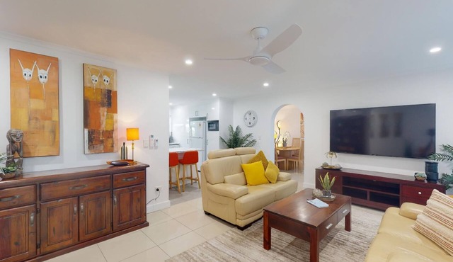 LOTUS LANDING - ENTERTAINMENT PLUS!