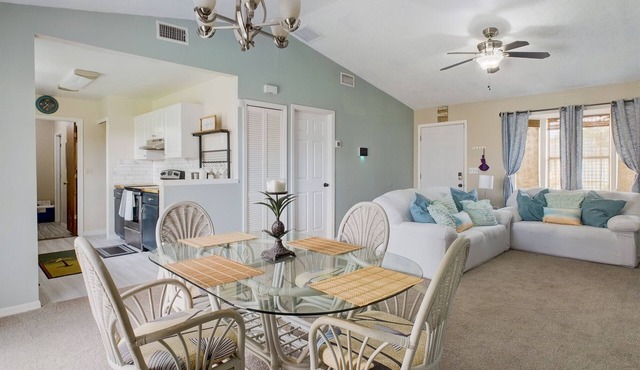 Lotus Landing office/game room near hospitals, lake , beaches shopping