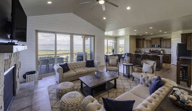 Lotus Lodge (Sleeps 27) by Bear Lake Luxury Rentals