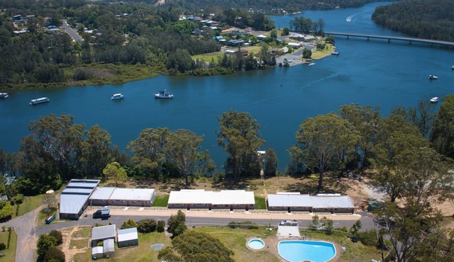 Lotus Waters Riverfront Villas Nelligen