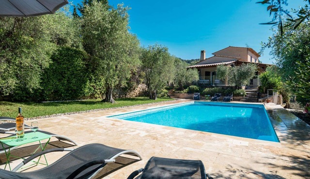 Lou Lume - Four Bedroom Villa, Sleeps 8