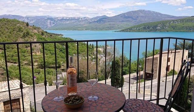 Lou Marcelou - Apartment One