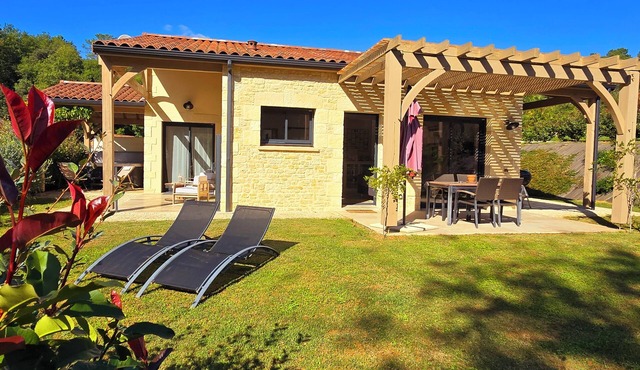 LOU MIYA - Gîte Périgourdin 5kms from SARLAT, Air-conditioned, Jacuzzi