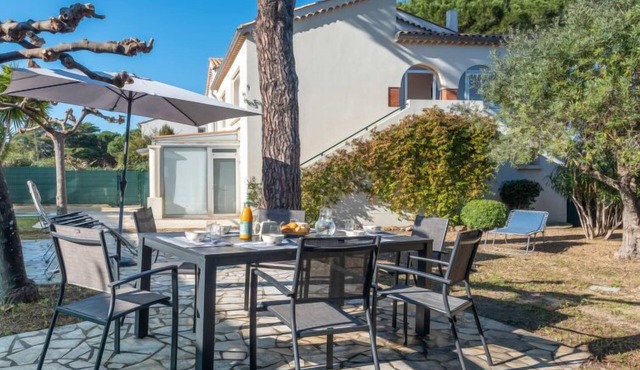 Lou Niou by Interhome