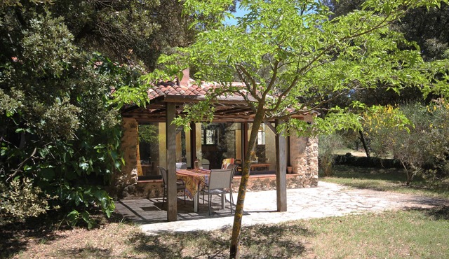 Lou Petarel, Charming house with shared pool, nature an calm in Provence