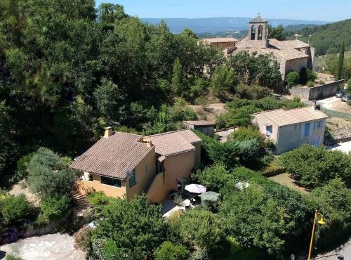 Lou pichoun studio au coeur d'un village provençal