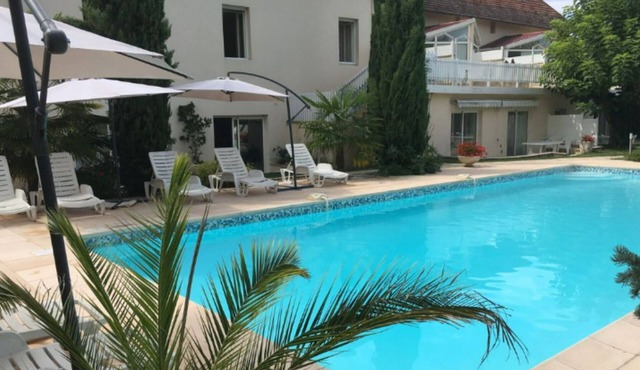Loue Agréable T1 Avec Piscine