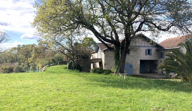 Loue Ferme Basque Entièrement Rénovée - 5 Chambres, 12 Couchages, Came