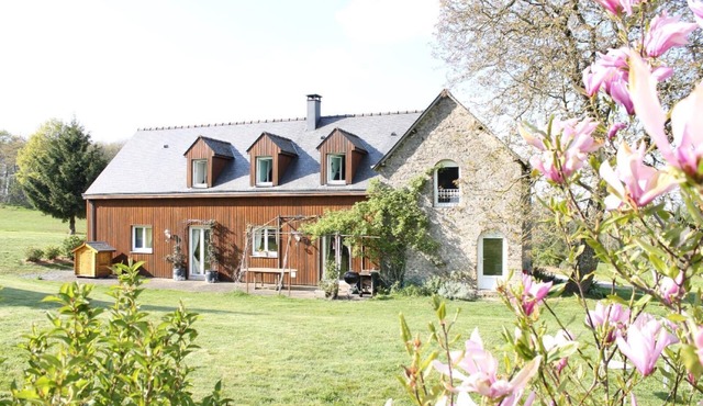 Loue Maison Familiale, Gîte de 15 Personnes, 7 Chambres - Evron, Laval, Le Mans