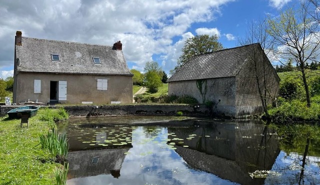 Loue Moulin au Bord dun Étang Proche Dangers 8 Chambres, 14 Couchages